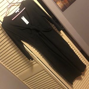 CARLINE FRONT TWIST PEEKABOO DRESS